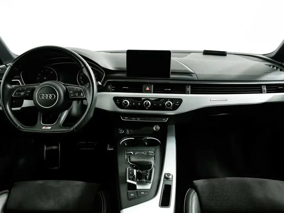 Audi A4, 2017 г.