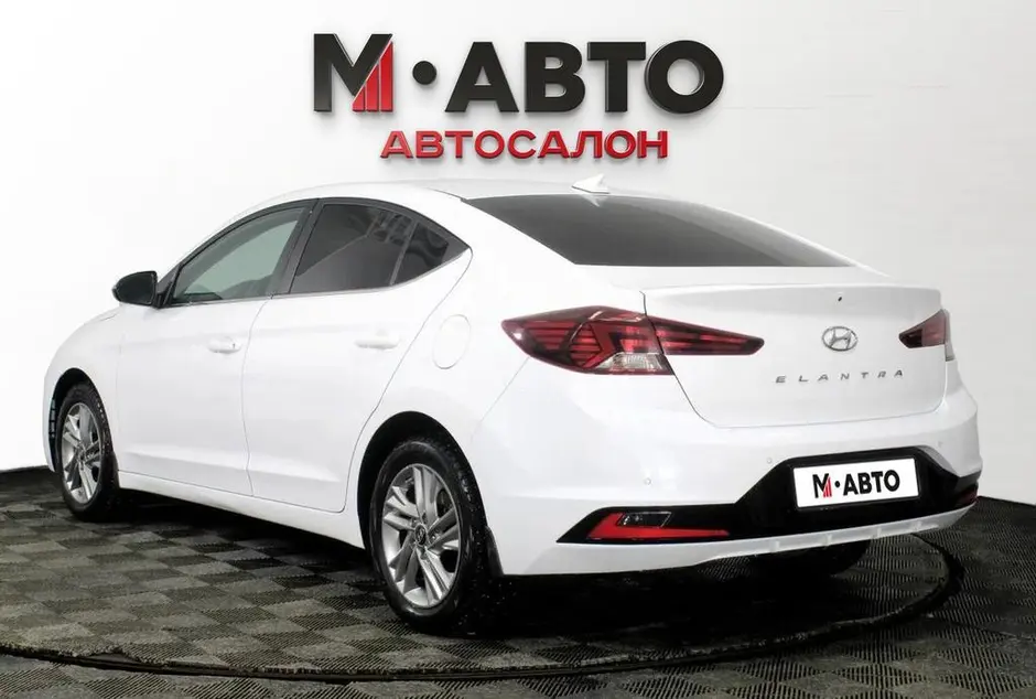 Hyundai Elantra, 2018 г.