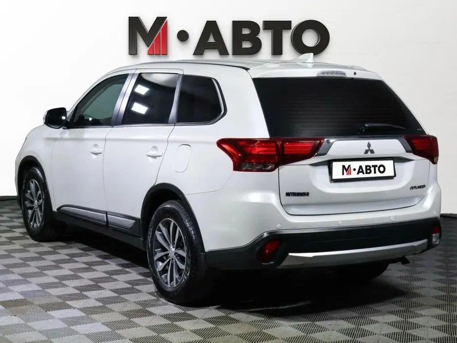 Mitsubishi Outlander, 2015 г.