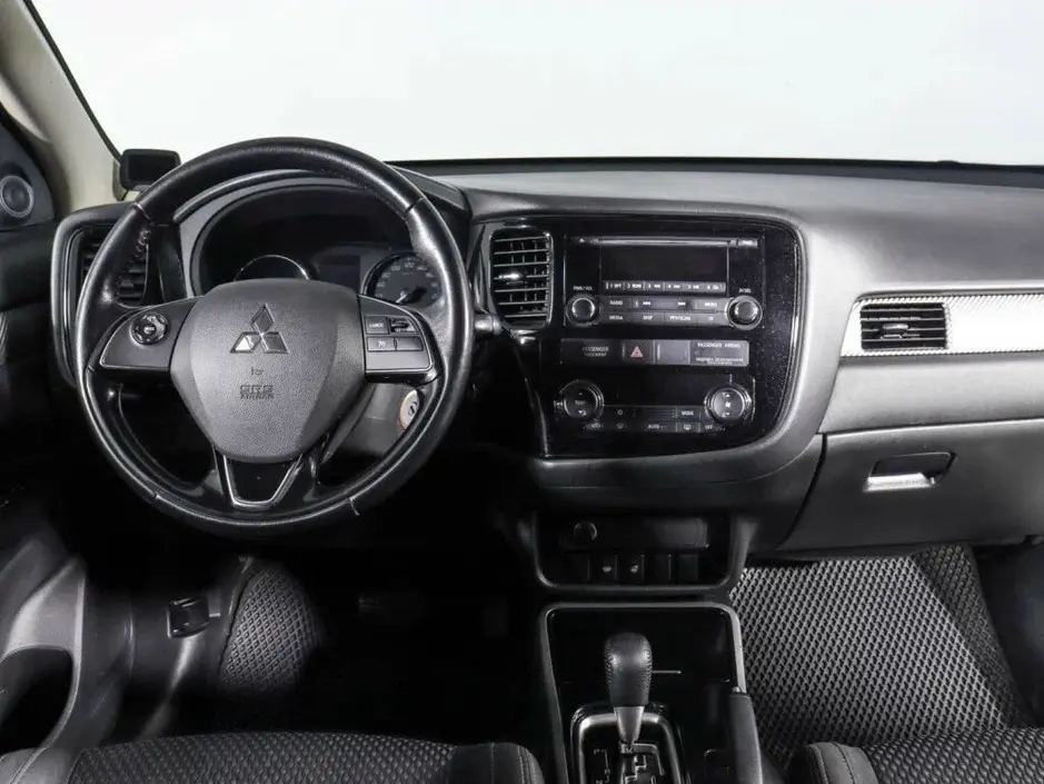 Mitsubishi Outlander, 2015 г.
