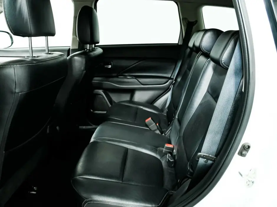 Mitsubishi Outlander, 2017 г.