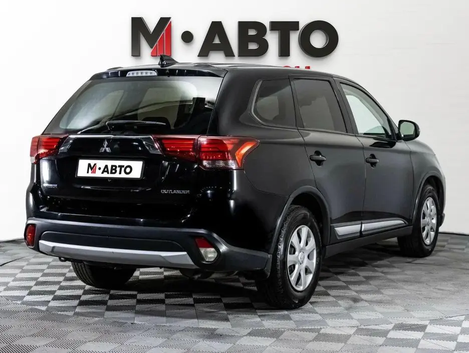 Mitsubishi Outlander, 2015 г.