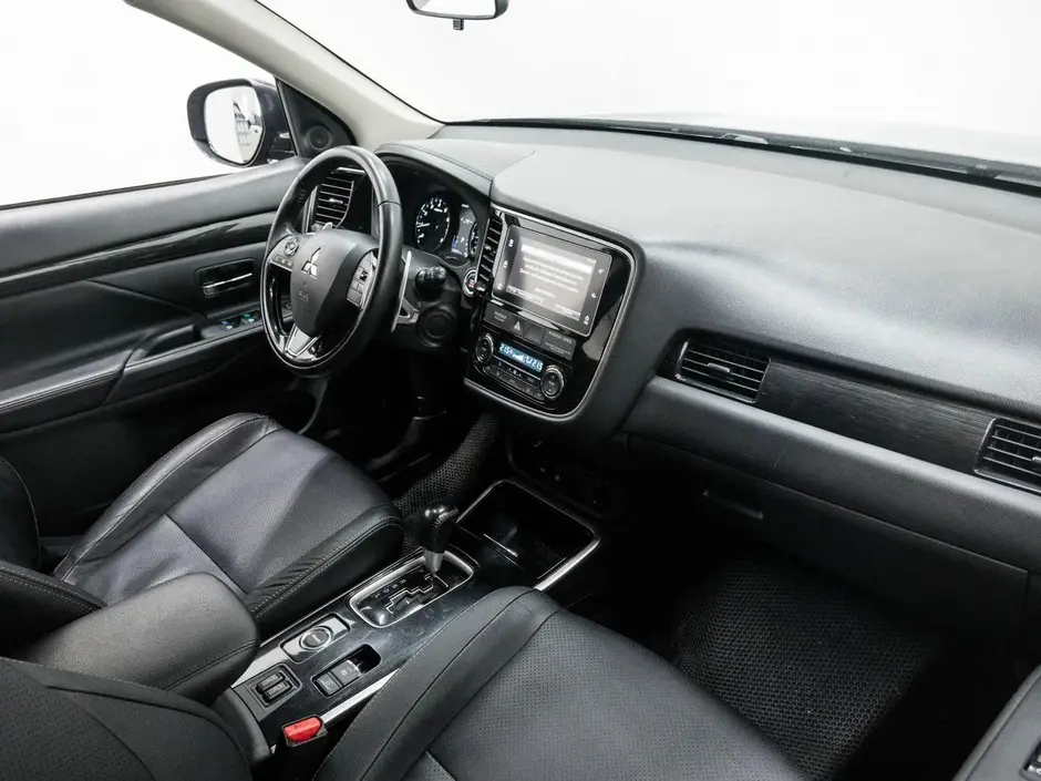 Mitsubishi Outlander, 2016 г.