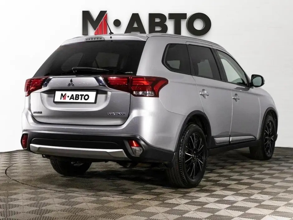 Mitsubishi Outlander, 2017 г.
