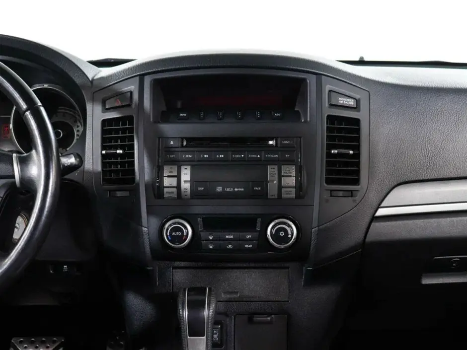 Mitsubishi Pajero, 2011 г.