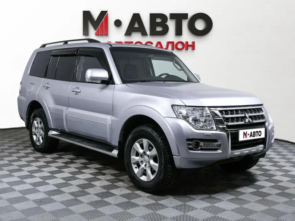 Mitsubishi Pajero, 2015 г.