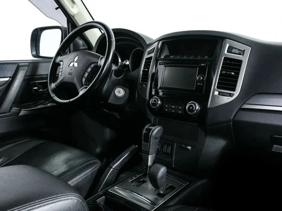 Mitsubishi Pajero, 2015 г.