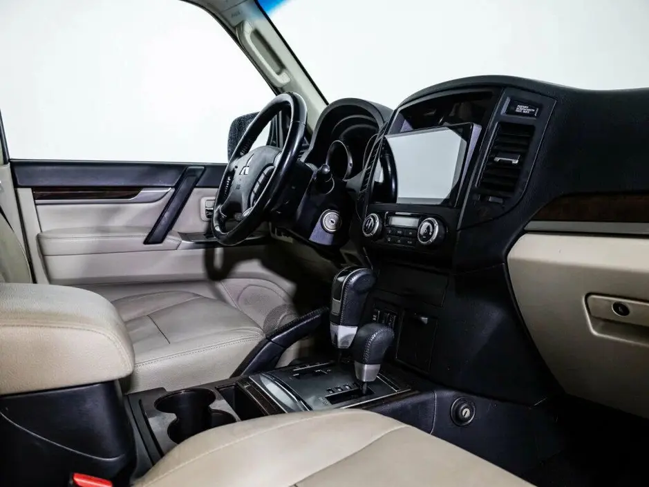 Mitsubishi Pajero, 2014 г.