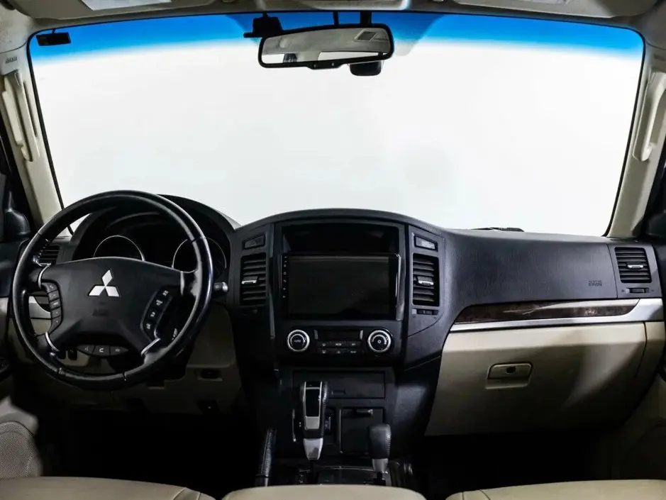 Mitsubishi Pajero, 2014 г.