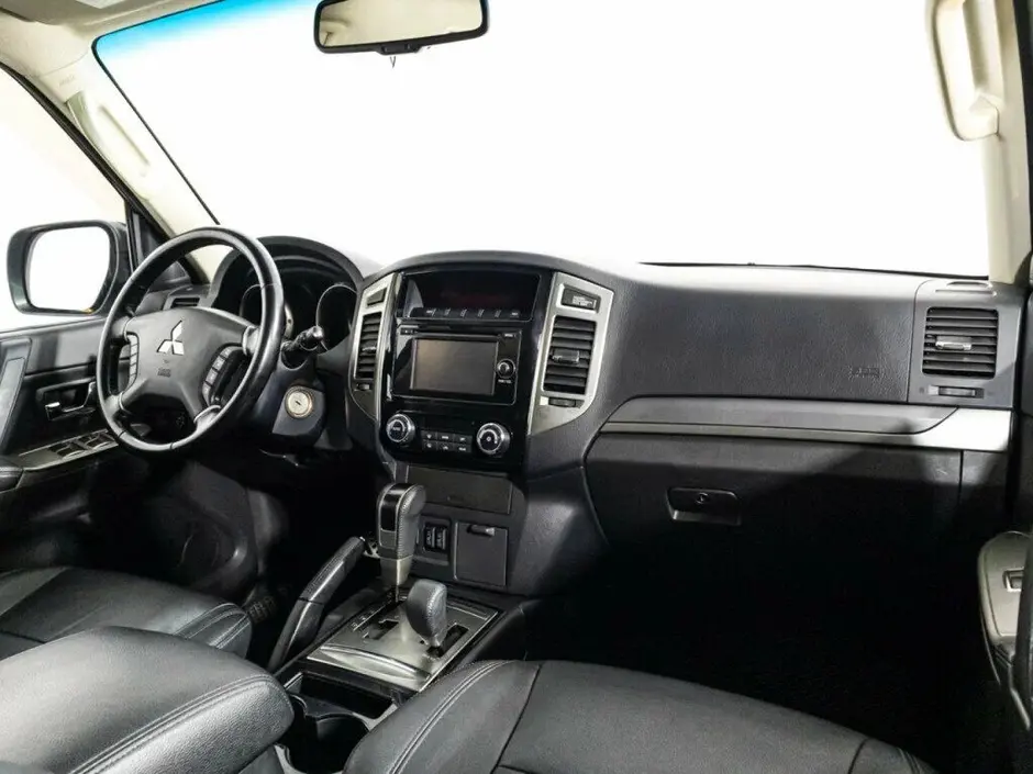 Mitsubishi Pajero, 2014 г.