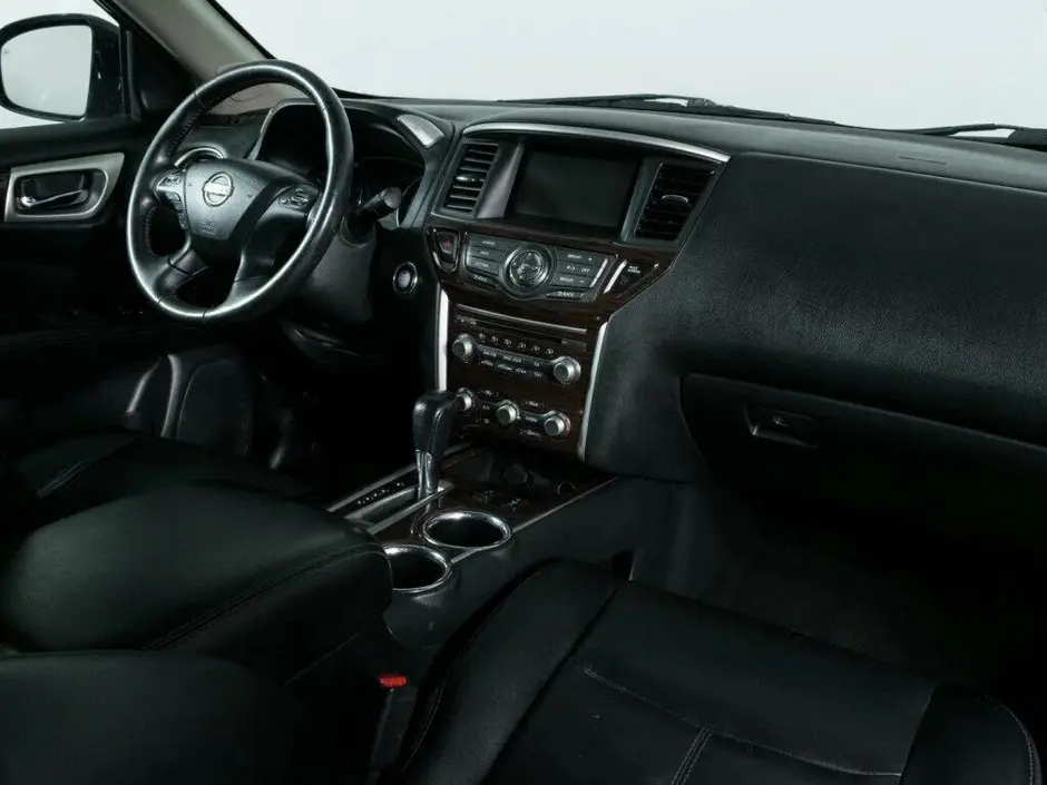 Nissan Pathfinder, 2015 г.
