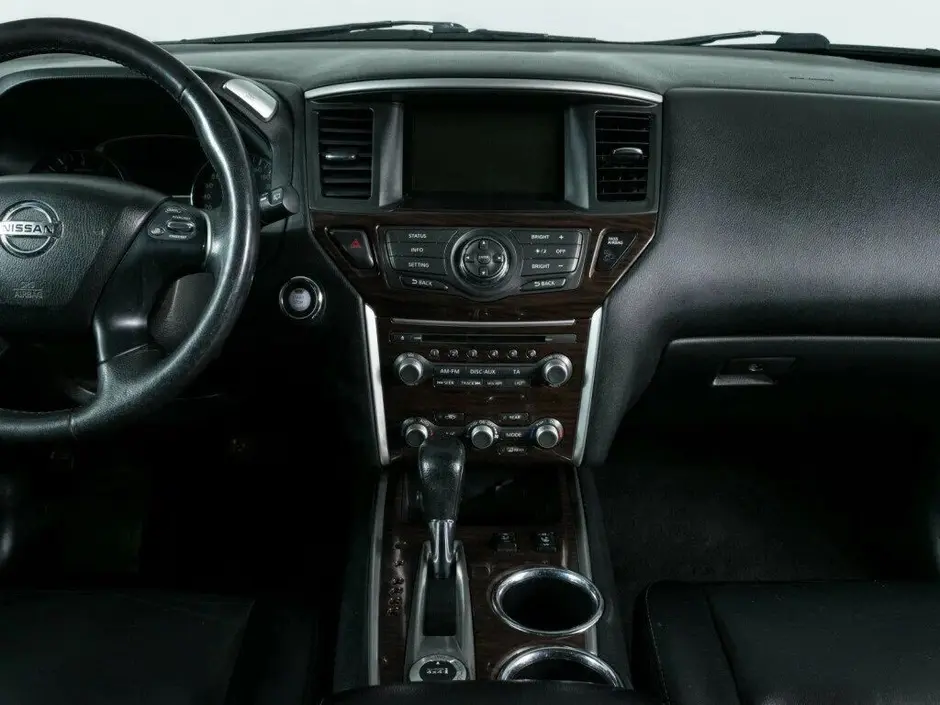 Nissan Pathfinder, 2015 г.