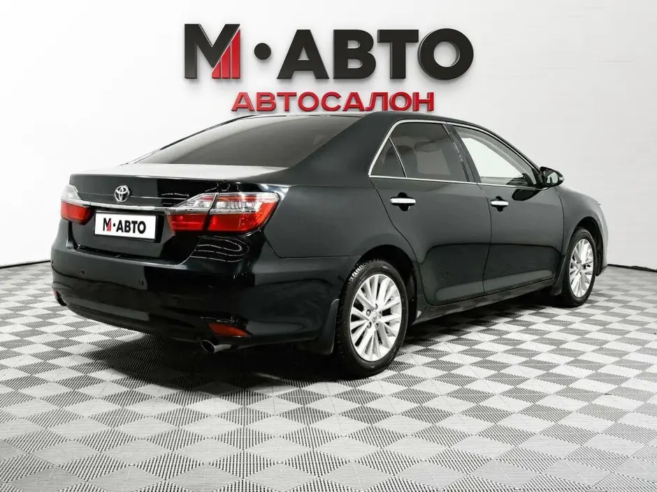 Toyota Camry, 2015 г.