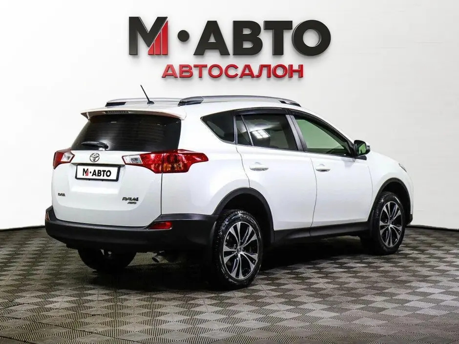 Toyota RAV4, 2015 г.