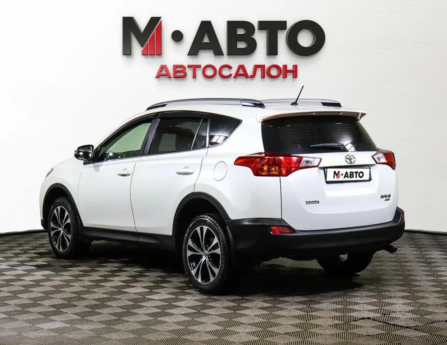 Toyota RAV4, 2015 г.