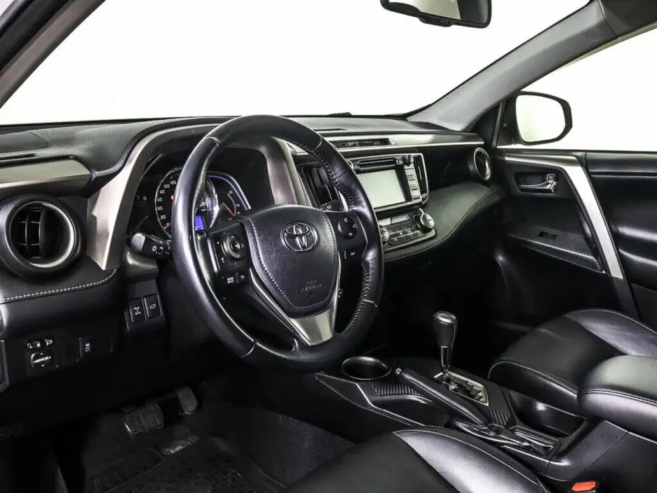 Toyota RAV4, 2015 г.