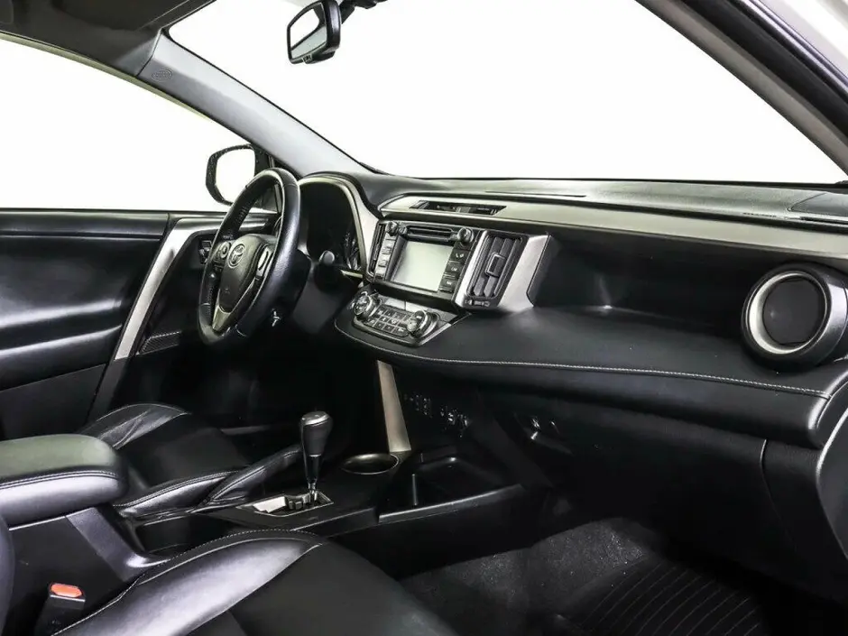 Toyota RAV4, 2015 г.