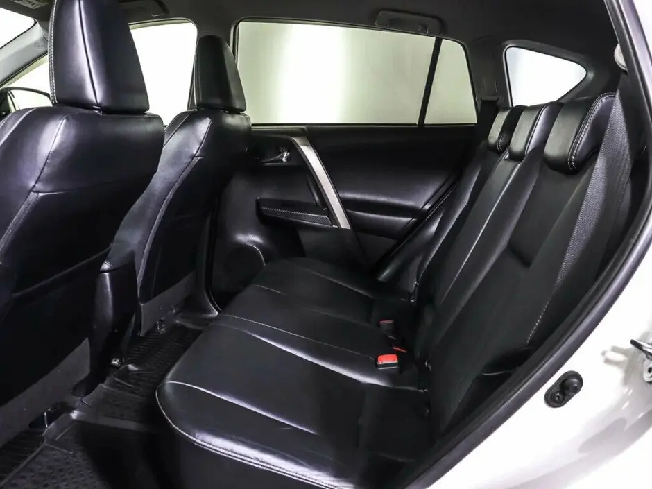 Toyota RAV4, 2015 г.