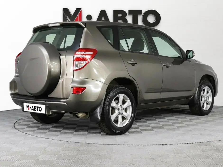 Toyota RAV4, 2010 г.