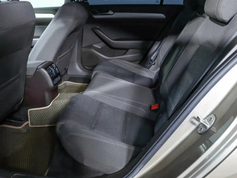 Volkswagen Passat, 2015 г.