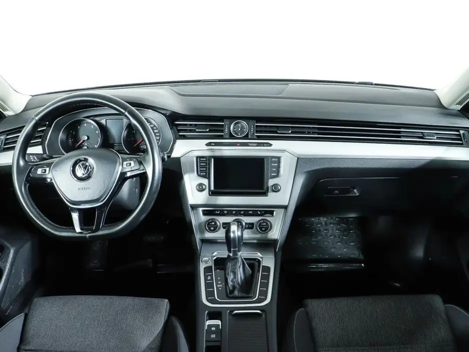 Volkswagen Passat, 2015 г.