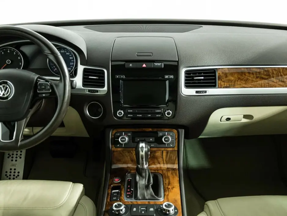 Volkswagen Touareg, 2014 г.