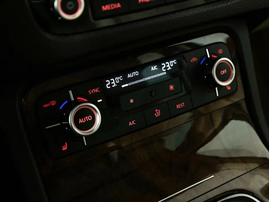 Volkswagen Touareg, 2014 г.