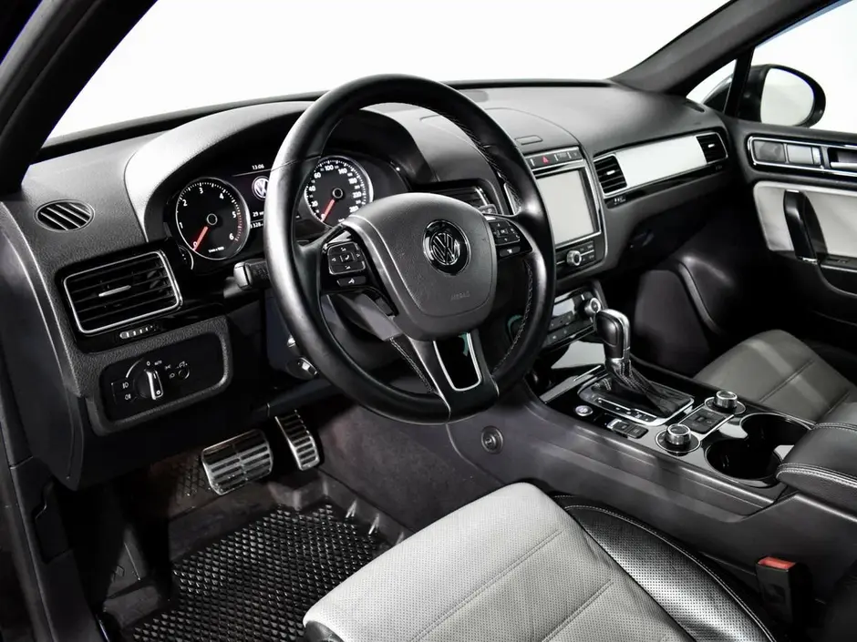 Volkswagen Touareg, 2014 г.