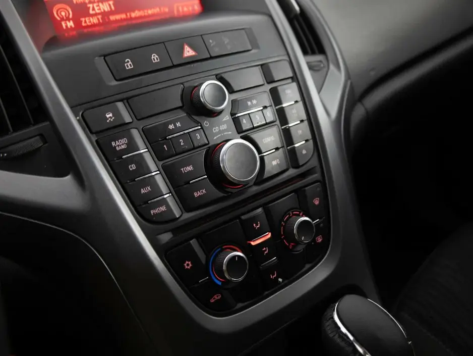 Opel Astra, 2012 г.