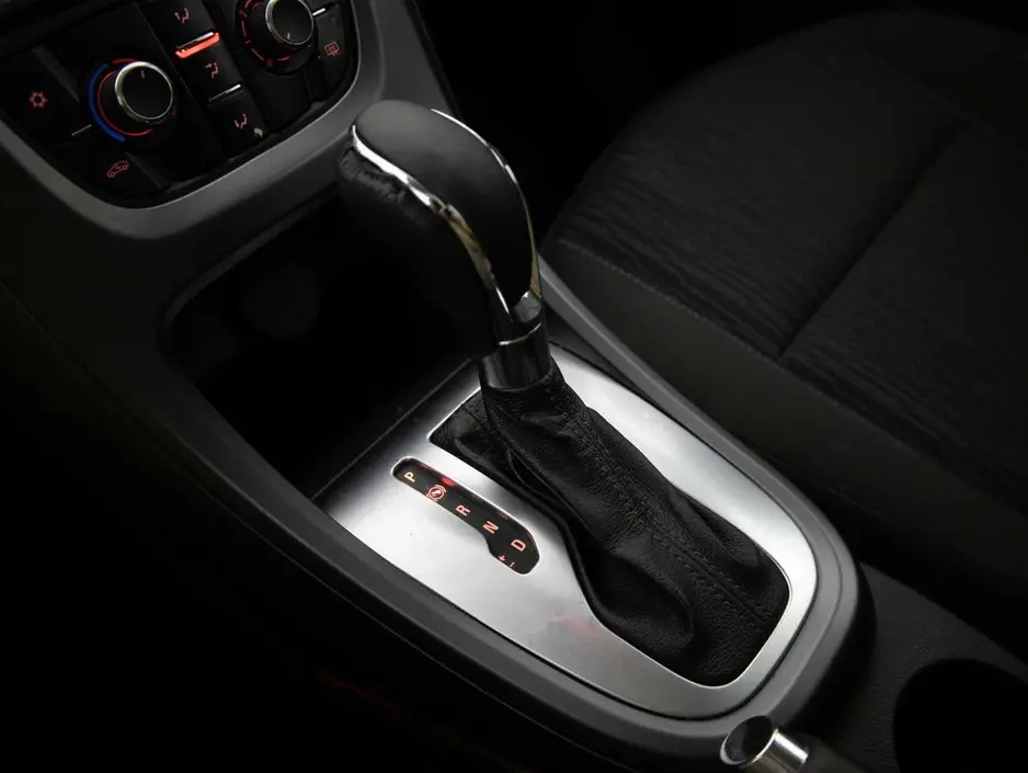 Opel Astra, 2012 г.