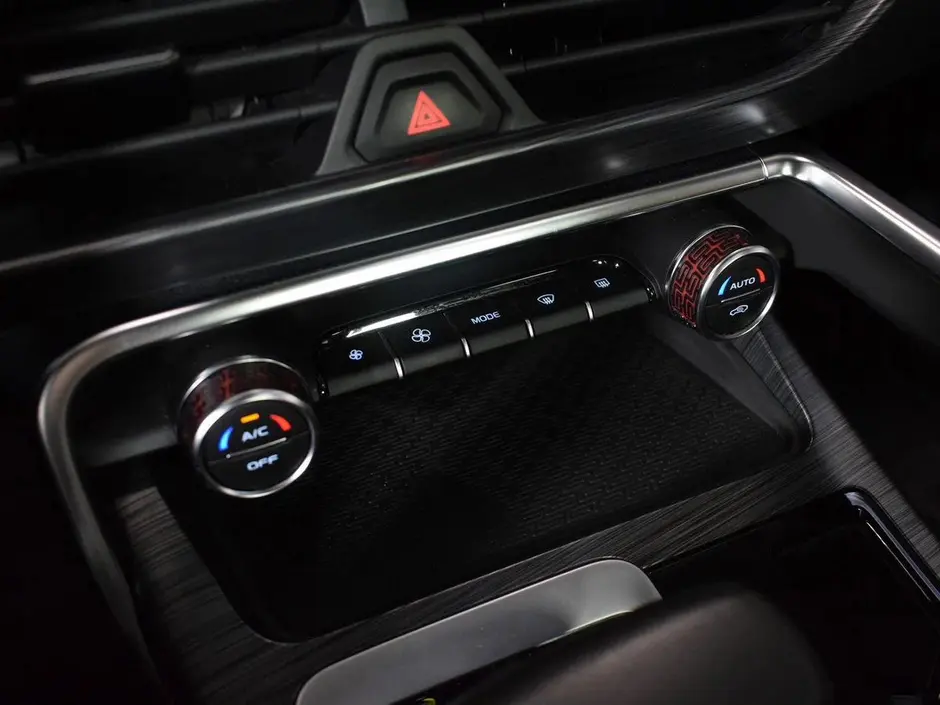 Geely Tugella, 2022 г.