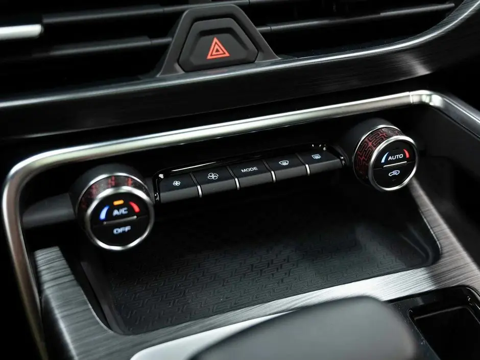 Geely Tugella, 2022 г.